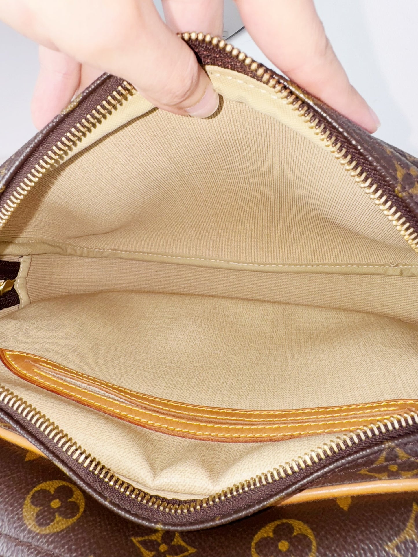 Louis Vuitton Vintage Reporter Shoulder Crossbody Bag