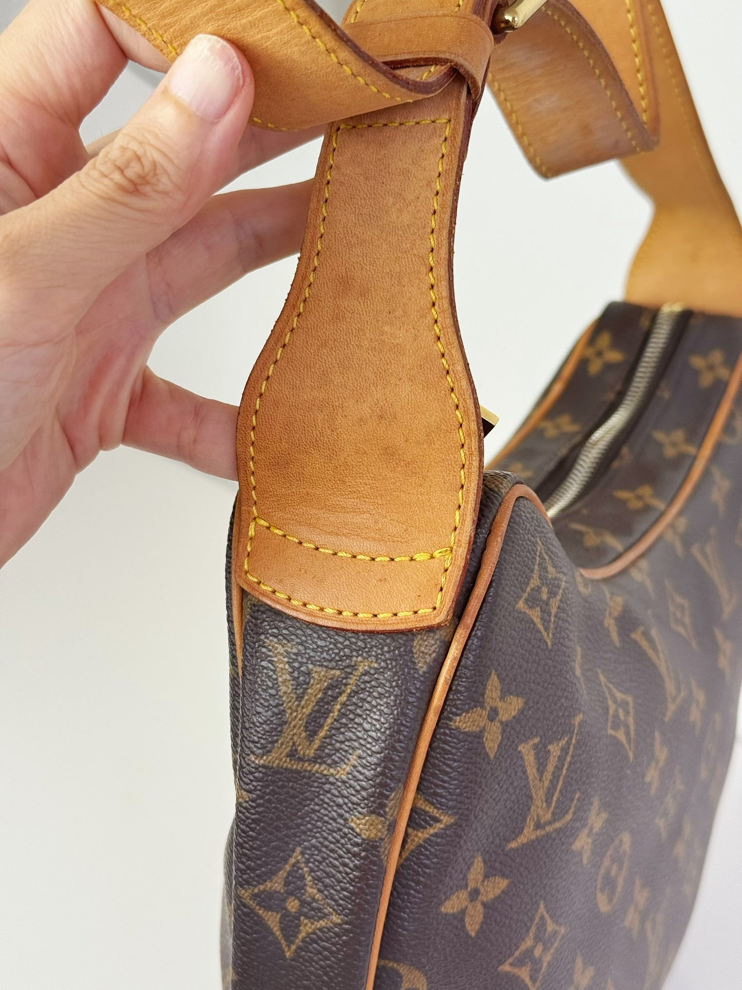 Louis Vuitton Vintage Croissant MM Shoulder Bag