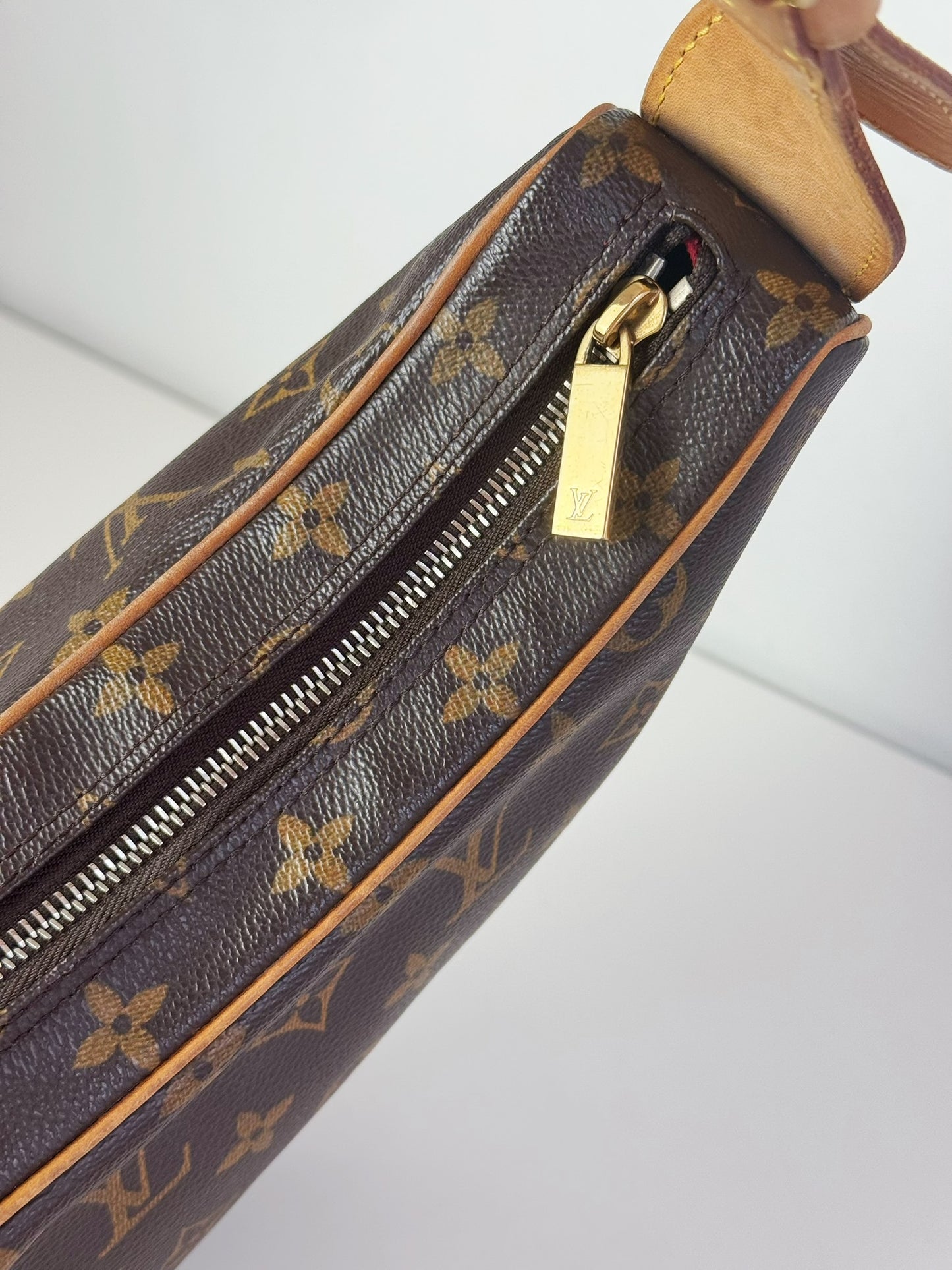 Louis Vuitton Vintage Croissant MM Shoulder Bag