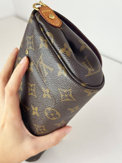 Louis Vuitton Vintage Favorite PM Shoulder Crossbody Bag