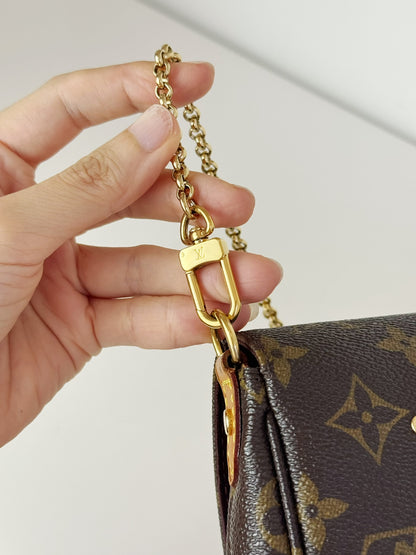 Louis Vuitton Vintage Favorite PM Shoulder Crossbody Bag