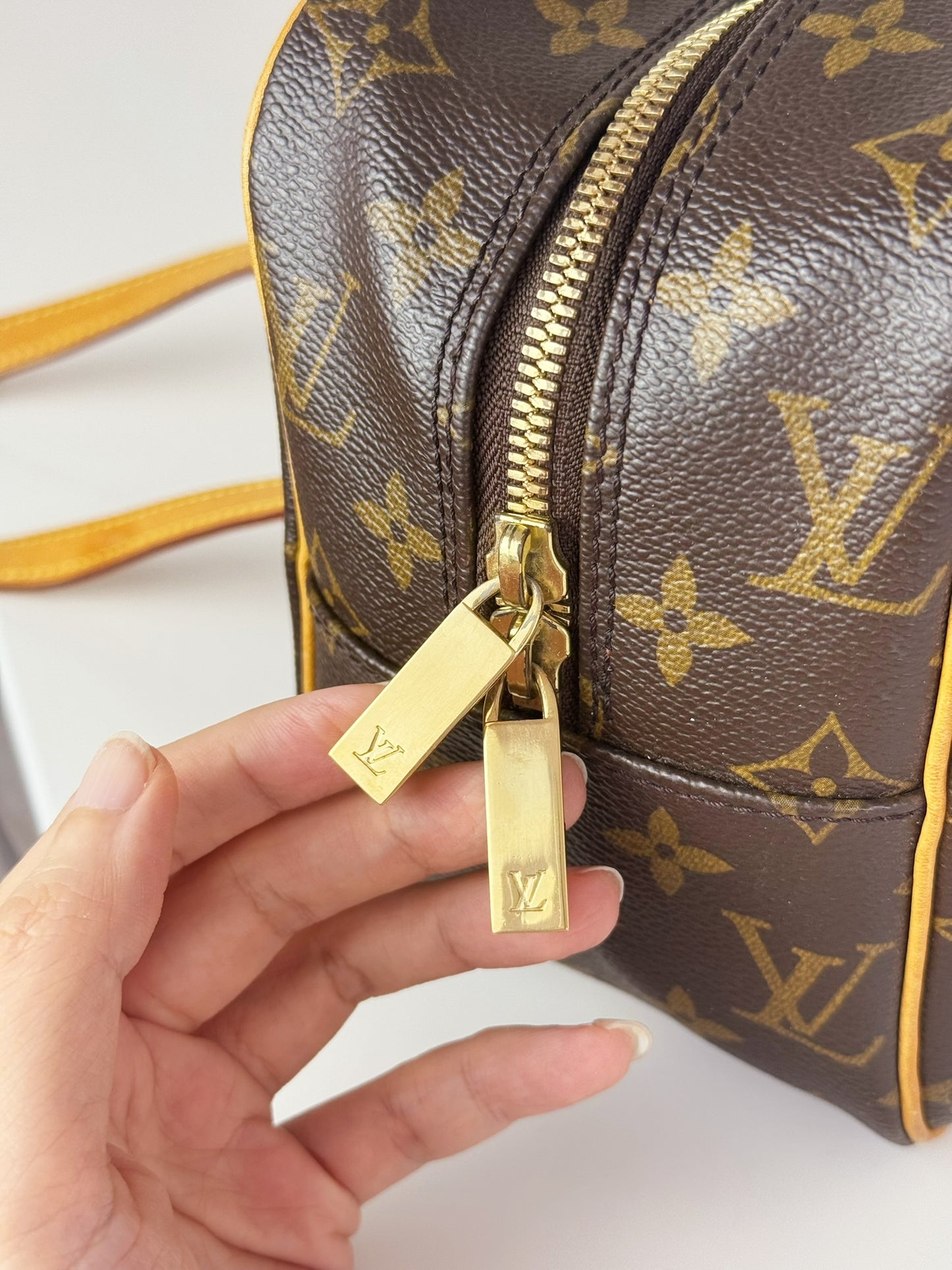 Louis Vuitton Vintage Cite MM Shoulder Bag
