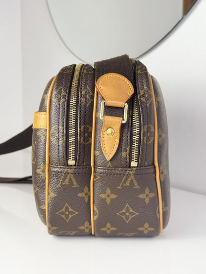 Louis Vuitton Vintage Reporter Shoulder Crossbody Bag
