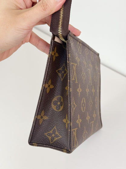 Louis Vuitton Vintage Toiletry 19 Handbag Pouch