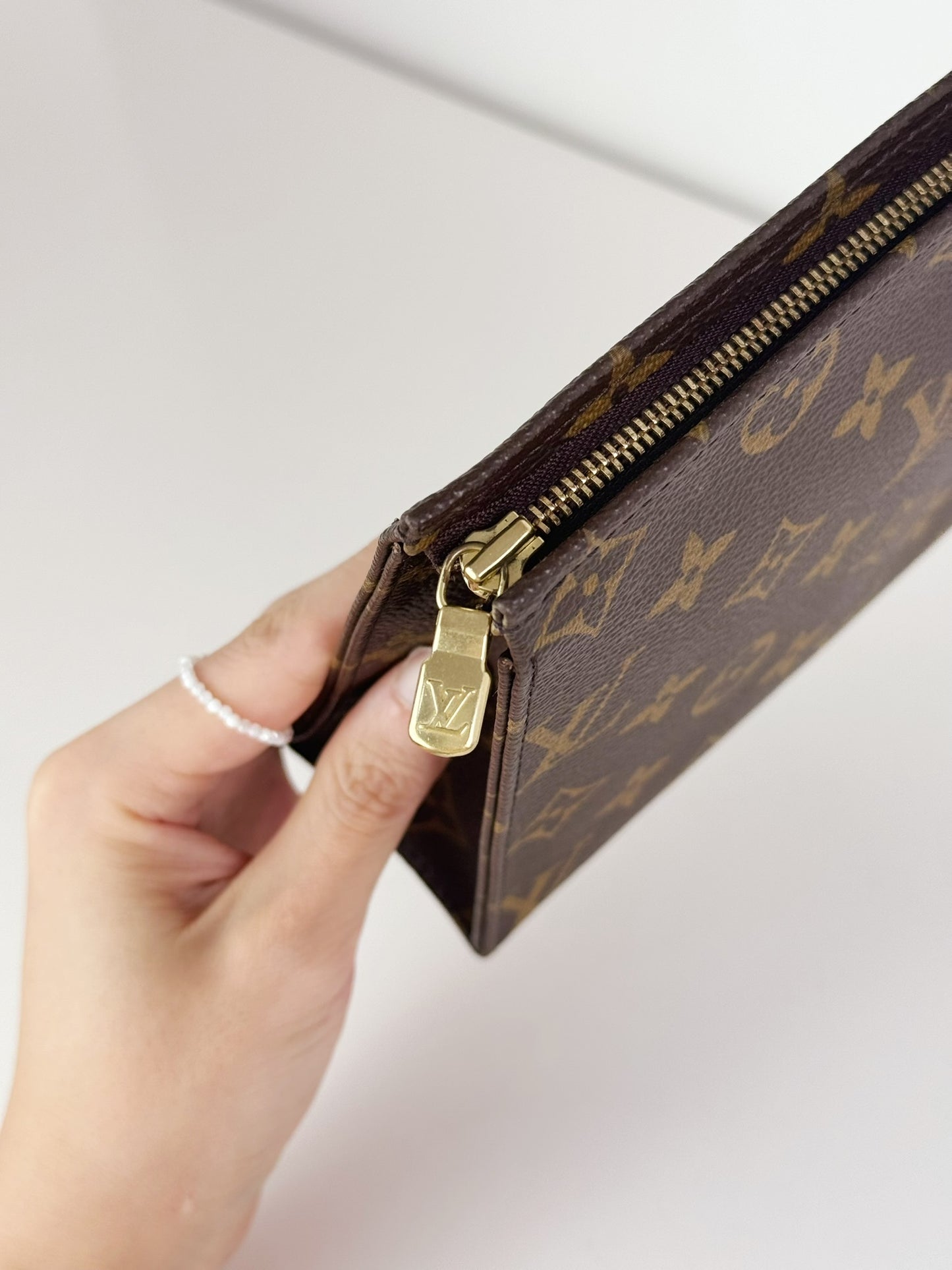 Louis Vuitton Vintage Toiletry 19 Handbag Pouch