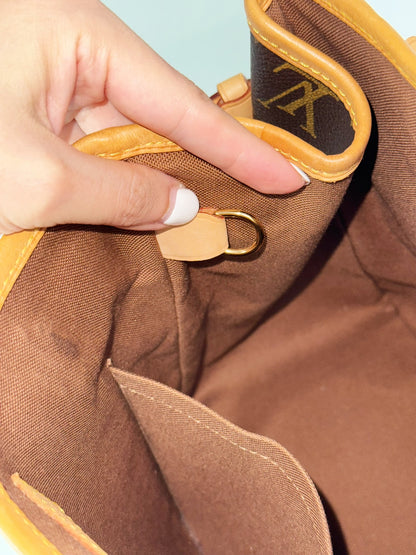 Louis Vuitton Vintage Batignolles Crossbody Bag