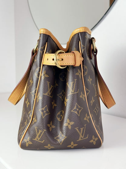Louis Vuitton Vintage Batignolles Crossbody Bag