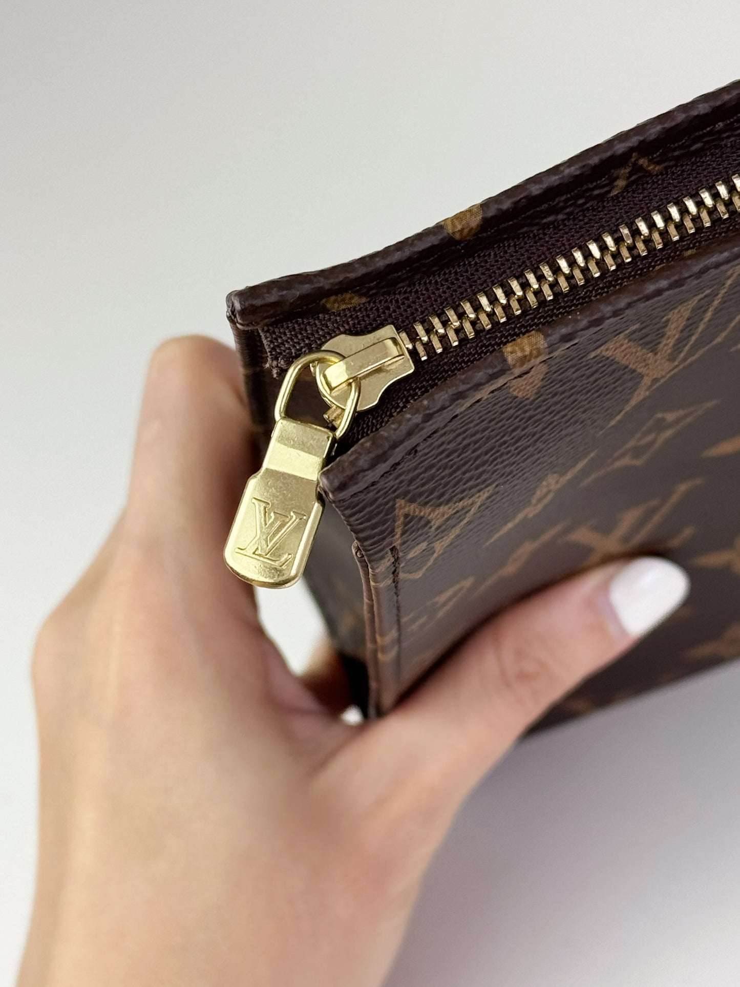 Louis Vuitton Vintage Toiletry 26 Handbag Crossbody Bag