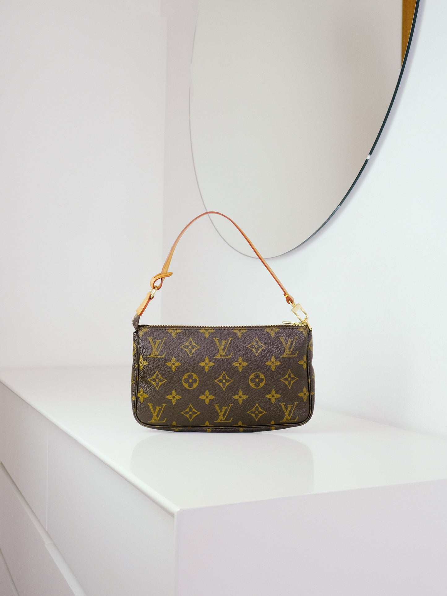 Louis Vuitton Vintage Pochette Accessoires Shoulder Crossbody Bag