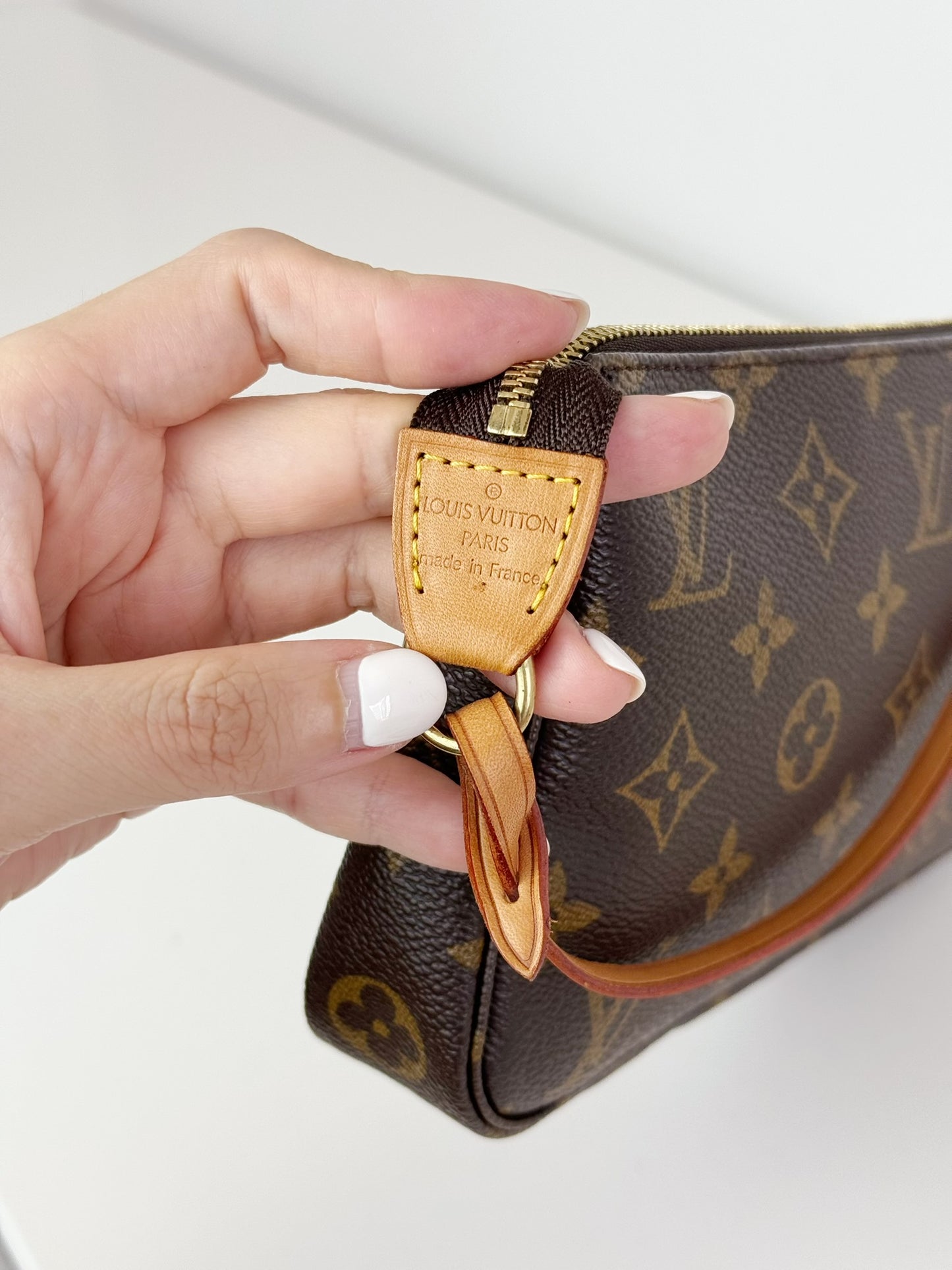 Louis Vuitton Vintage Pochette Accessoires Shoulder Crossbody Bag