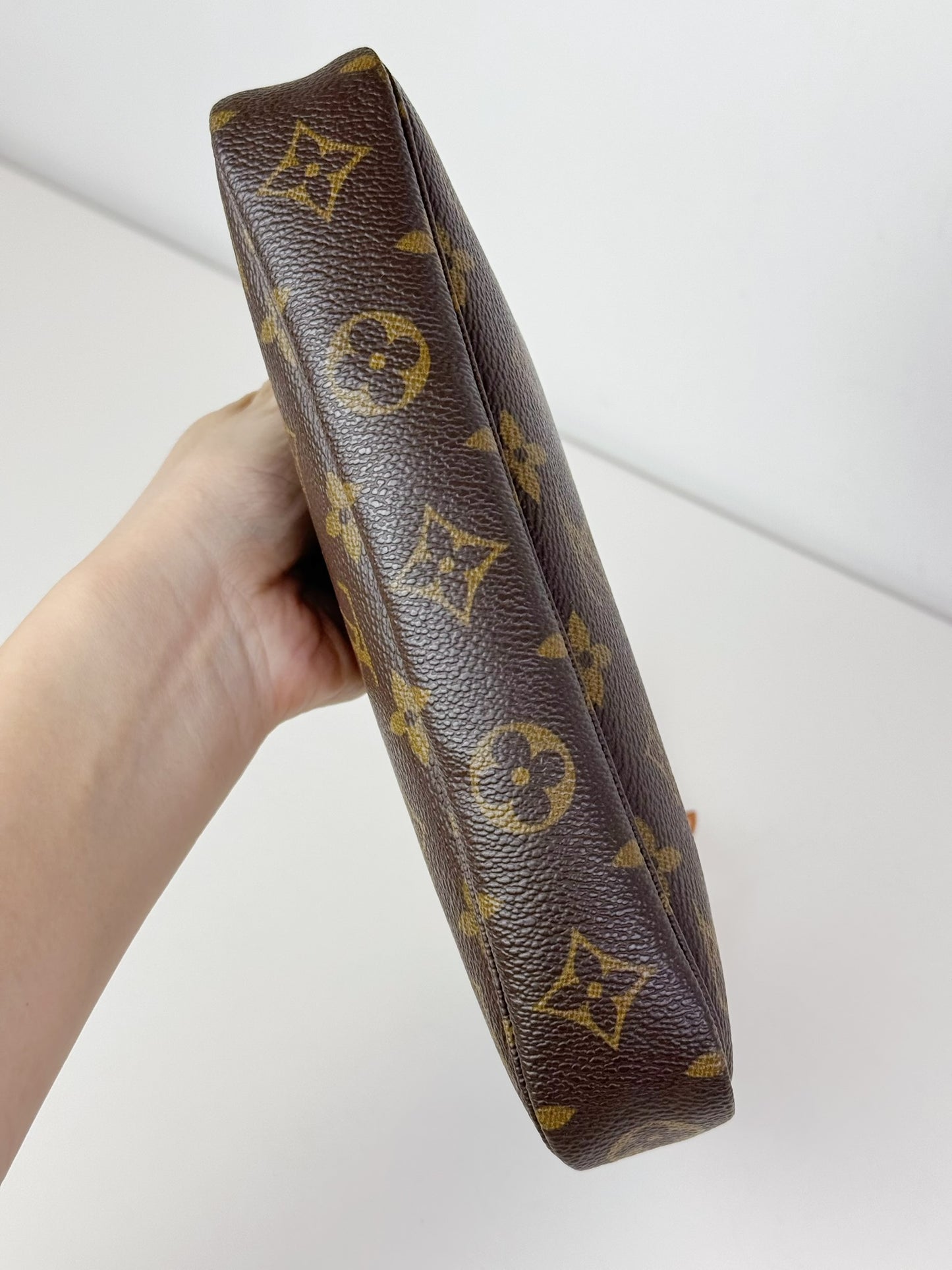 Louis Vuitton Vintage Pochette Accessoires Shoulder Crossbody Bag