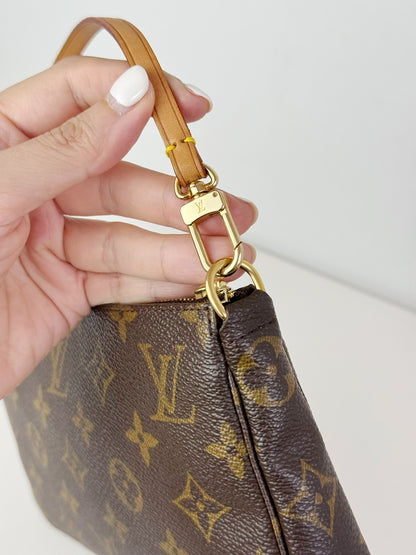 Louis Vuitton Vintage Pochette Accessoires Shoulder Crossbody Bag