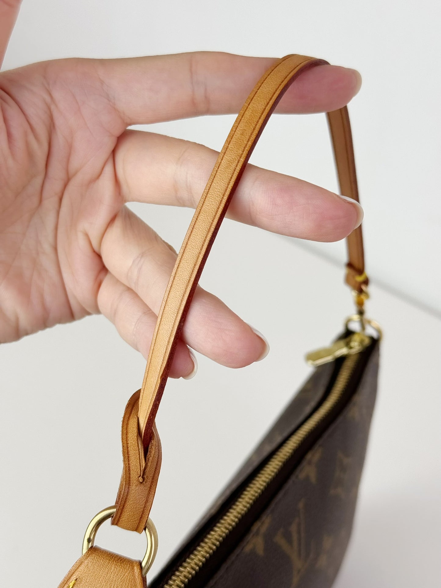 Louis Vuitton Vintage Pochette Accessoires Shoulder Crossbody Bag