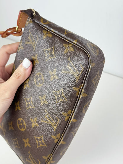 Louis Vuitton Vintage Pochette Accessoires Shoulder Crossbody Bag