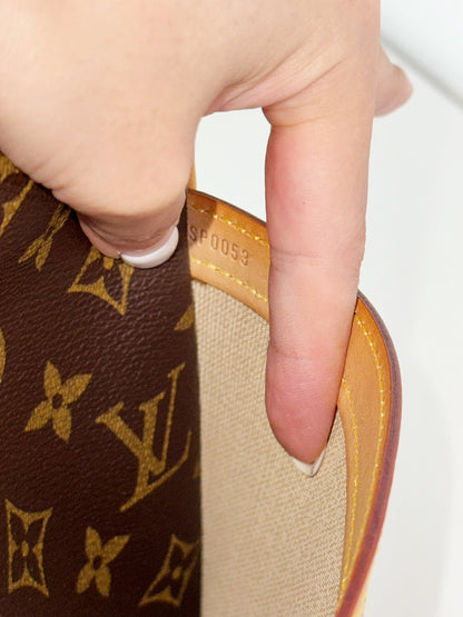 Louis Vuitton Vintage Reporter Shoulder Crossbody Bag