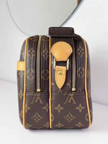 Louis Vuitton Vintage Reporter Shoulder Crossbody Bag