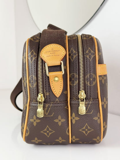 Louis Vuitton Vintage Reporter Shoulder Crossbody Bag