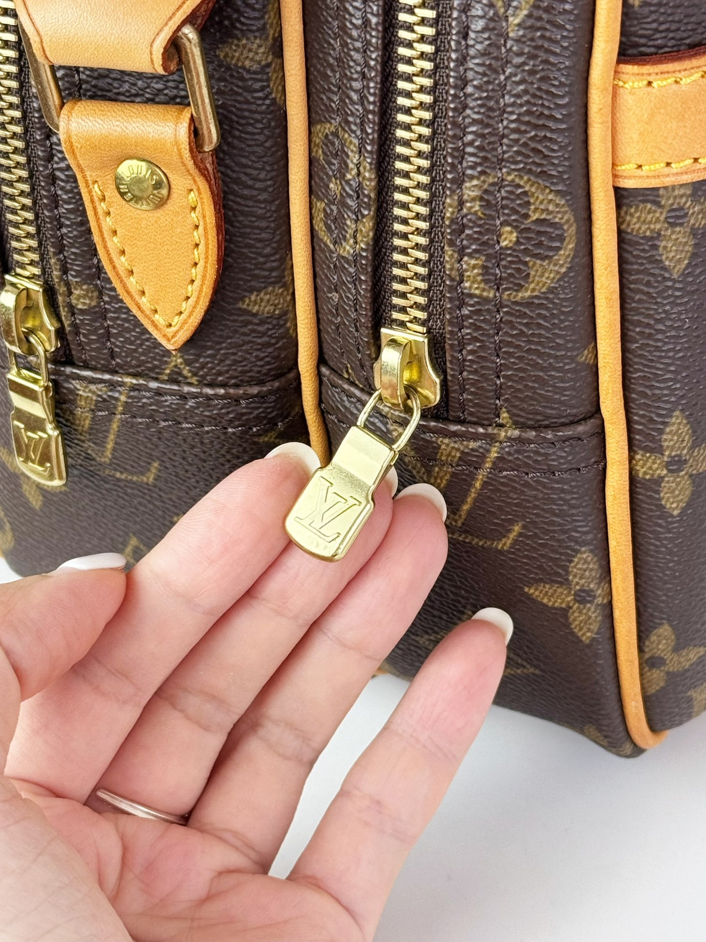 Louis Vuitton Vintage Reporter Shoulder Crossbody Bag