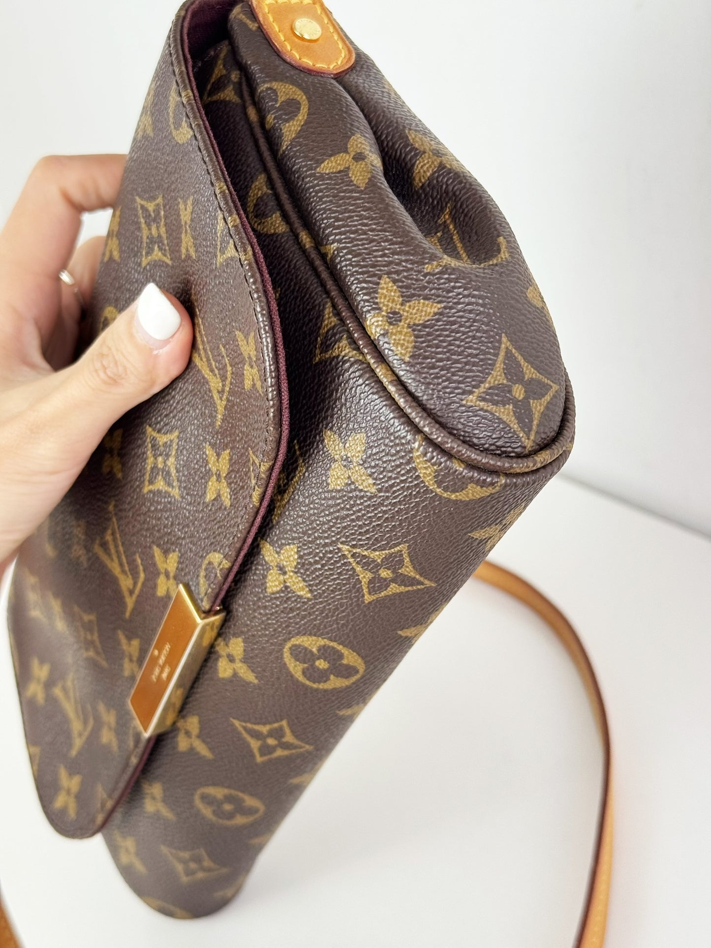 Louis Vuitton Vintage Favorite MM Shoulder Crossbody Bag