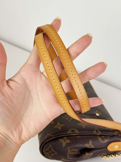 Louis Vuitton Vintage Favorite MM Shoulder Crossbody Bag