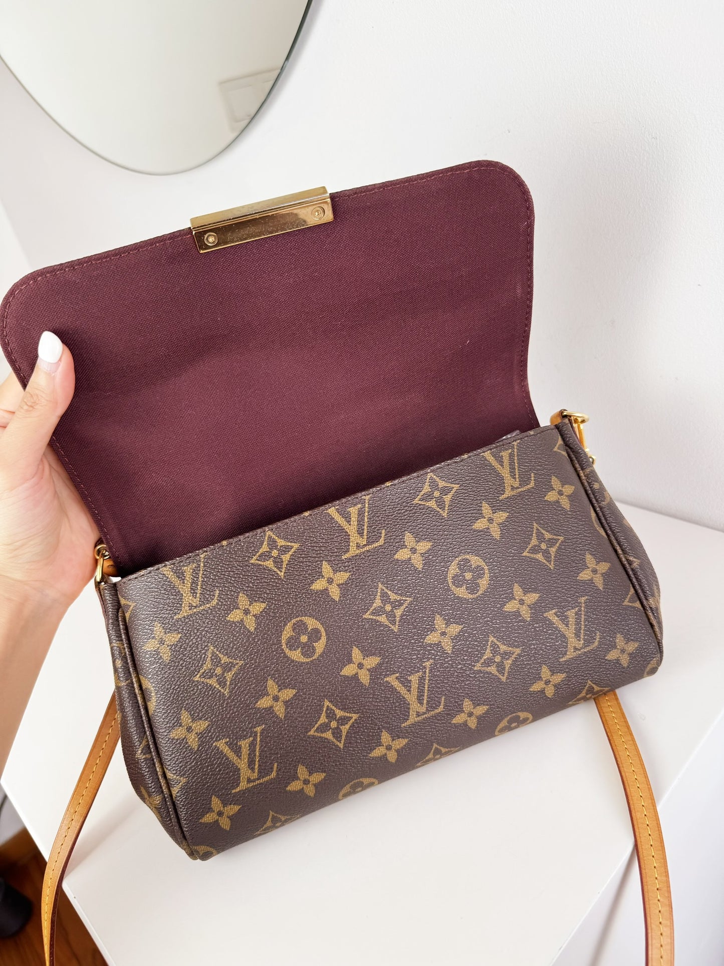 Louis Vuitton Vintage Favorite MM Shoulder Crossbody Bag