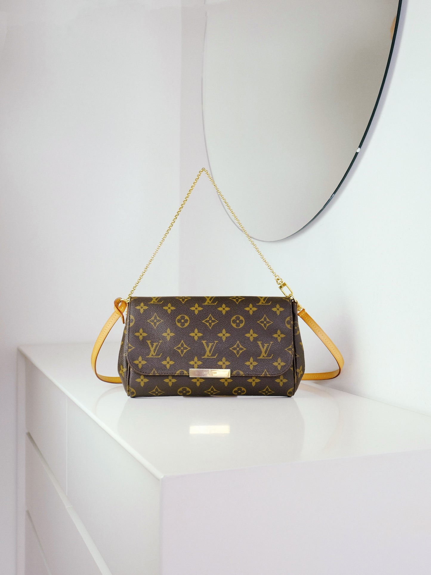 Louis Vuitton Vintage Favorite MM Shoulder Crossbody Bag