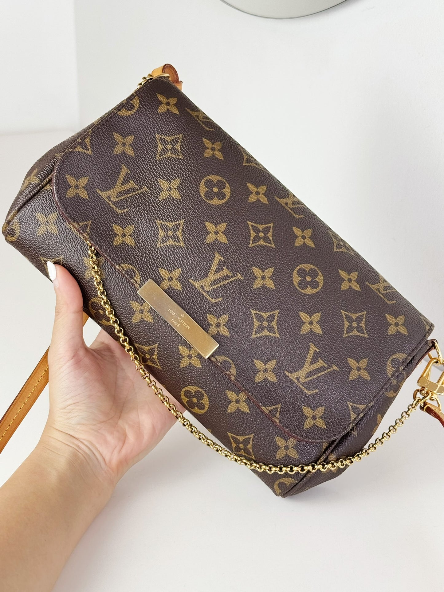 Louis Vuitton Vintage Favorite MM Shoulder Crossbody Bag