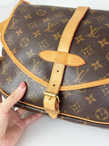 Louis Vuitton Vintage Saumur 30 Shoulder Crossbody Bag