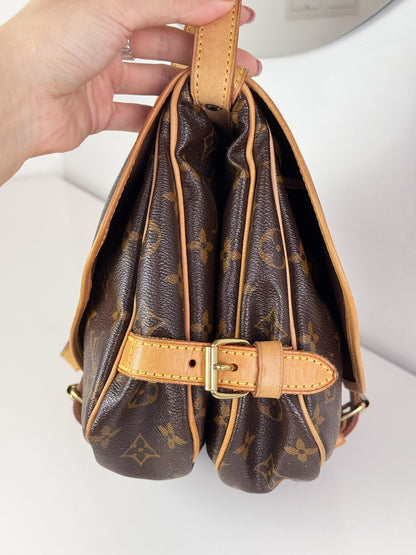 Louis Vuitton Vintage Saumur 30 Shoulder Crossbody Bag
