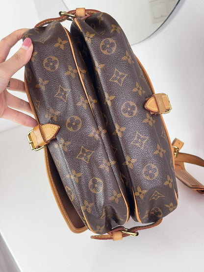 Louis Vuitton Vintage Saumur 30 Shoulder Crossbody Bag