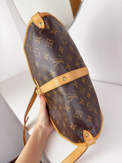 Louis Vuitton Vintage Saumur 30 Shoulder Crossbody Bag