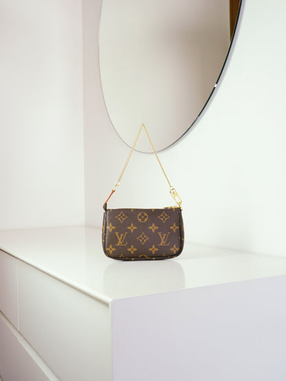 Louis Vuitton Vintage Mini Pochette Accessoires Shoulder Crossbody Bag