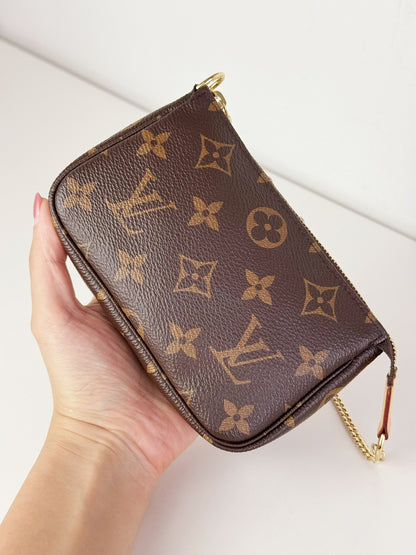 Louis Vuitton Vintage Mini Pochette Accessoires Shoulder Crossbody Bag