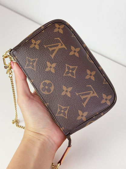 Louis Vuitton Vintage Mini Pochette Accessoires Shoulder Crossbody Bag
