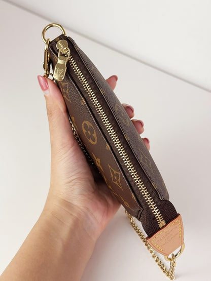 Louis Vuitton Vintage Mini Pochette Accessoires Shoulder Crossbody Bag