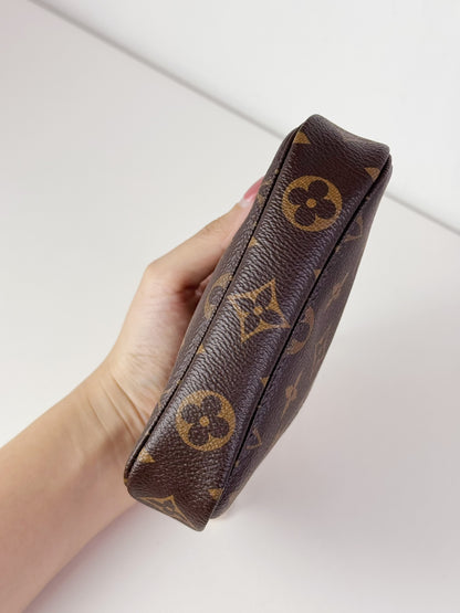 Louis Vuitton Vintage Mini Pochette Accessoires Shoulder Crossbody Bag