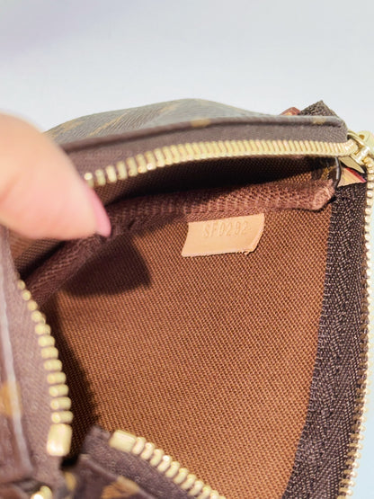 Louis Vuitton Vintage Mini Pochette Accessoires Shoulder Crossbody Bag