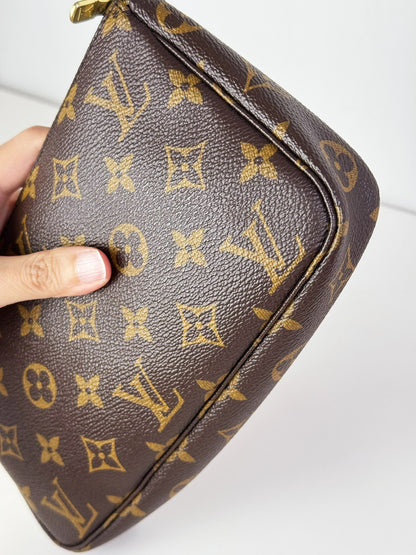 Louis Vuitton Vintage Pochette Accessoires Shoulder Crossbody Bag