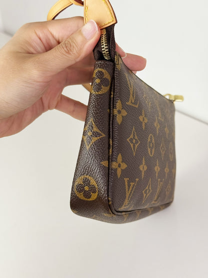 Louis Vuitton Vintage Pochette Accessoires Shoulder Crossbody Bag