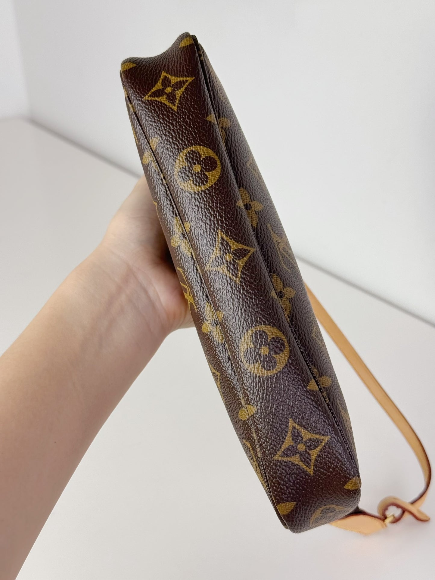Louis Vuitton Vintage Pochette Accessoires Shoulder Crossbody Bag