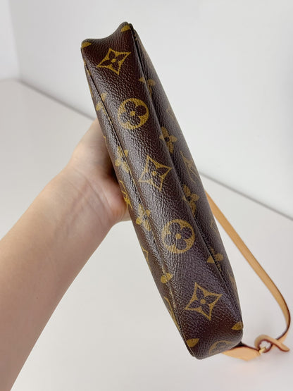 Louis Vuitton Vintage Pochette Accessoires Shoulder Crossbody Bag