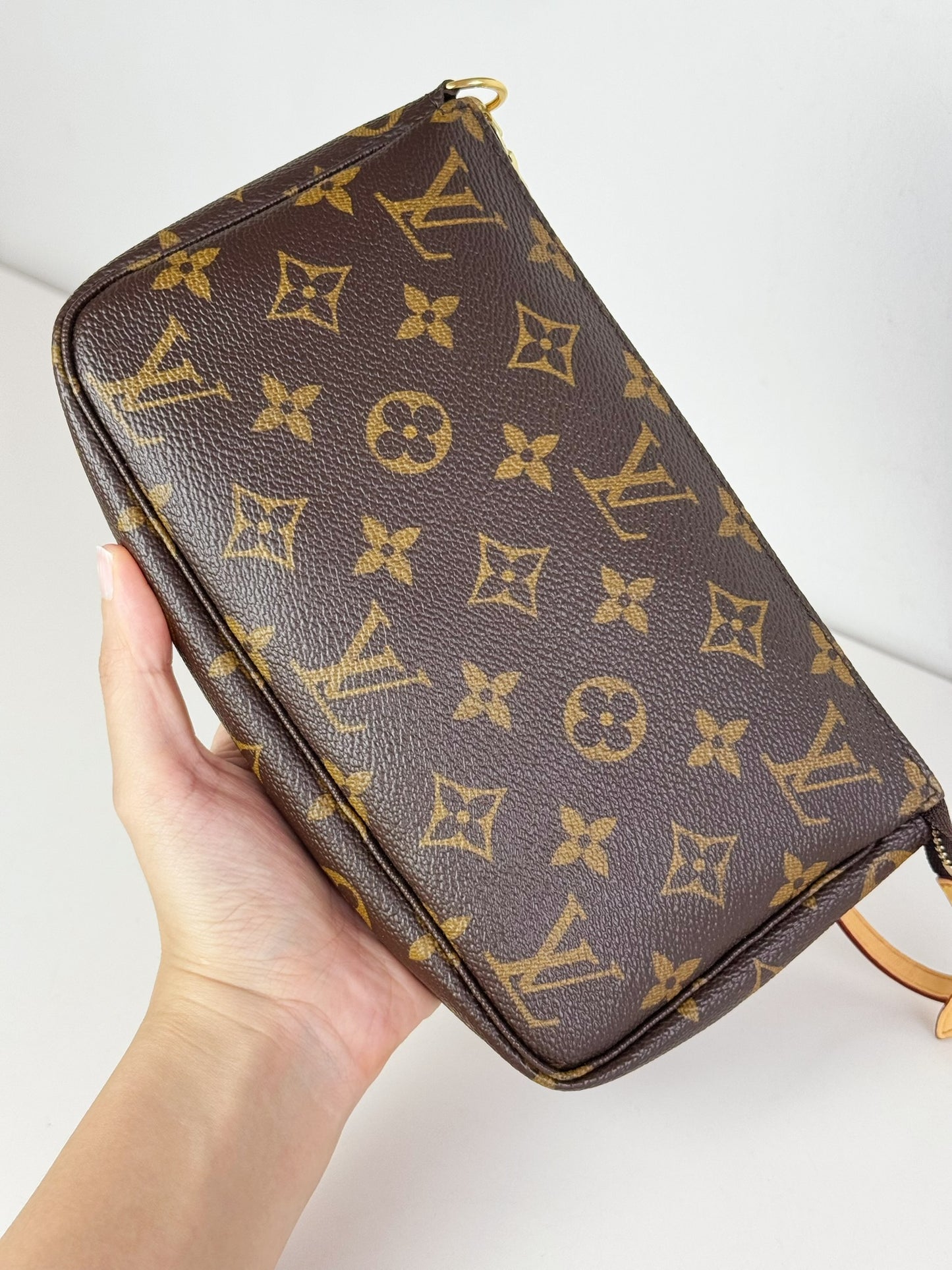 Louis Vuitton Vintage Pochette Accessoires Shoulder Crossbody Bag
