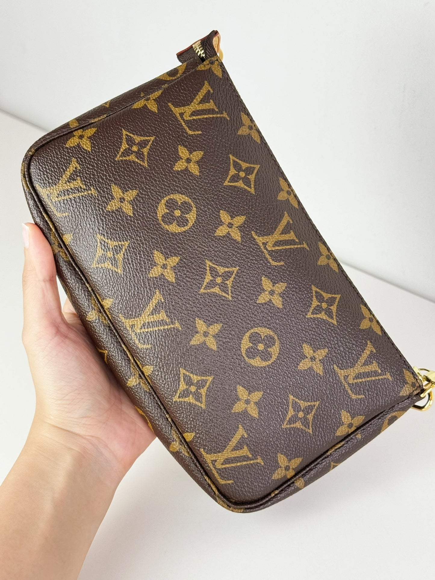 Louis Vuitton Vintage Pochette Accessoires Shoulder Crossbody Bag