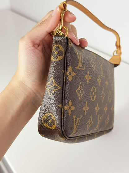 Louis Vuitton Vintage Pochette Accessoires Shoulder Crossbody Bag