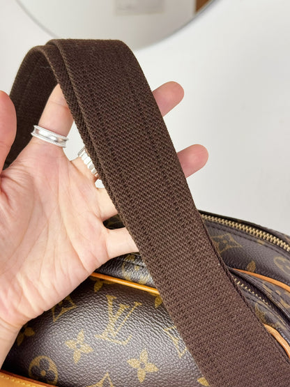 Louis Vuitton Vintage Reporter Shoulder Crossbody Bag