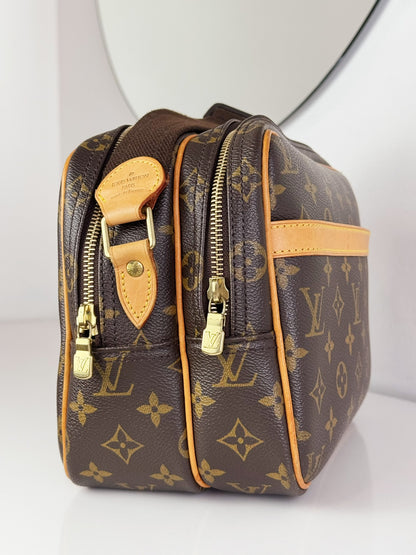 Louis Vuitton Vintage Reporter Shoulder Crossbody Bag