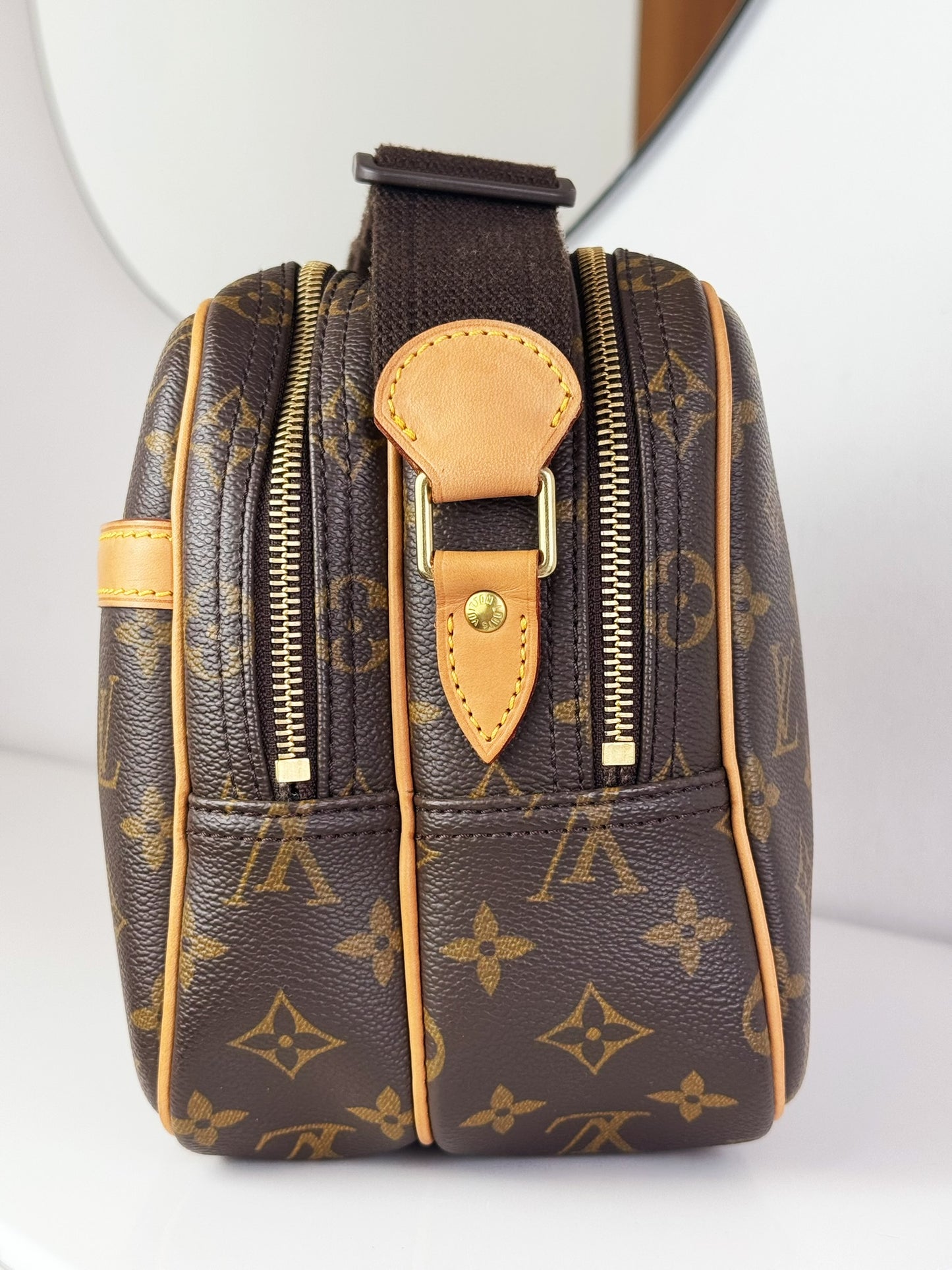 Louis Vuitton Vintage Reporter Shoulder Crossbody Bag