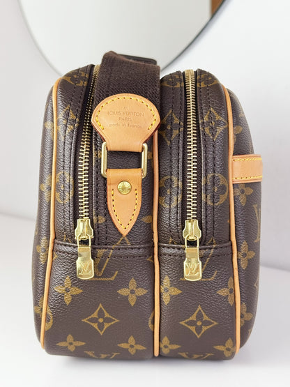 Louis Vuitton Vintage Reporter Shoulder Crossbody Bag