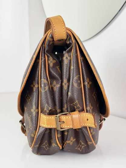 Louis Vuitton Vintage Saumur 30 Shoulder Crossbody Bag