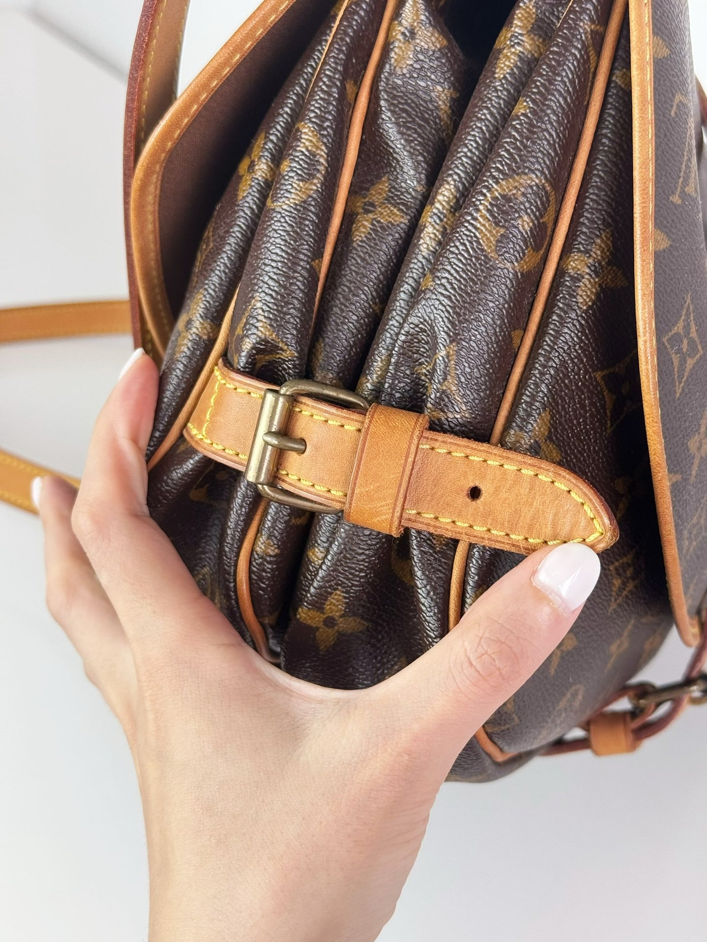 Louis Vuitton Vintage Saumur 30 Shoulder Crossbody Bag